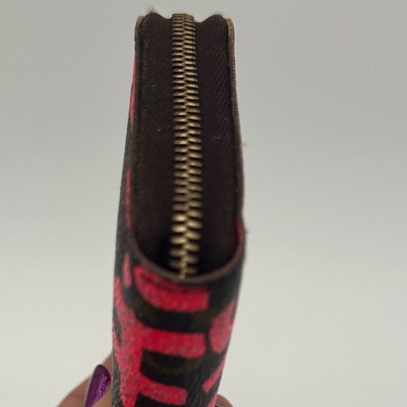 Louis Vuitton Limited Edition  Stephen Sprouse Zippy Wallet - Picture 4 of 12